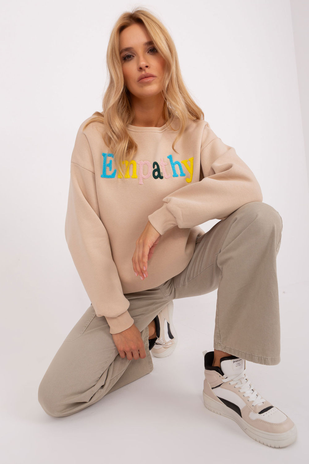Bluza Damska model EM-BL-617-12.04 Beige - Factory Price - obrazek 2