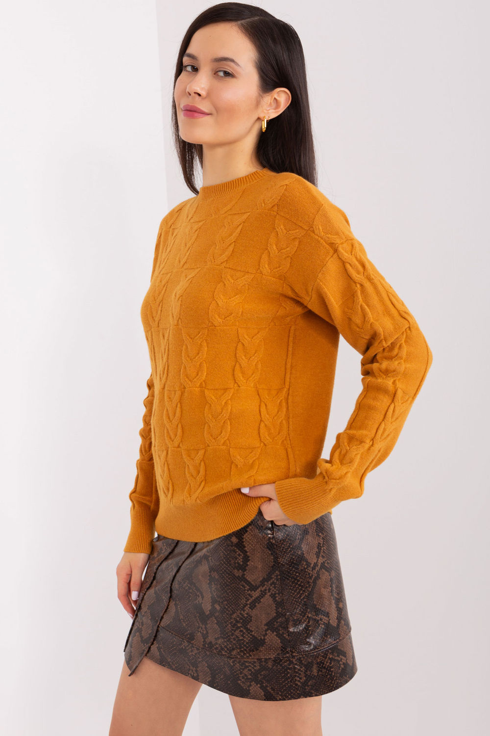Sweter Damski Model AT-SW-2340.22 Dark Yellow - AT - obrazek 2