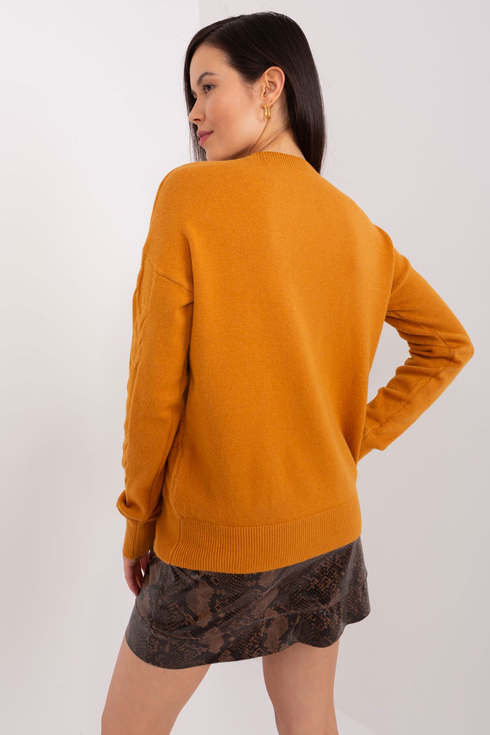 Sweter Damski Model AT-SW-2340.22 Dark Yellow - AT - obrazek 3