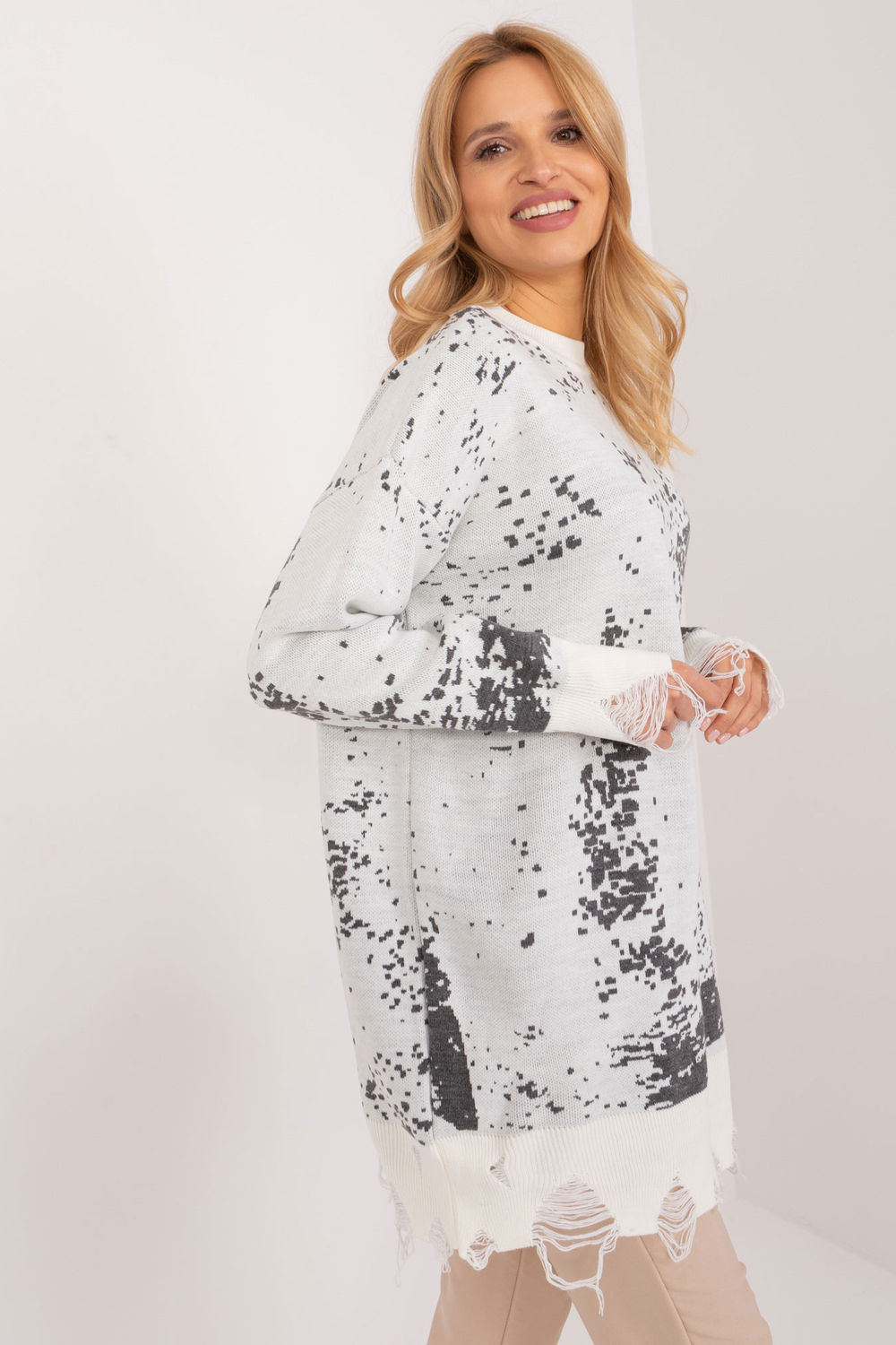 Sweter Damski Model BA-SW-14106.94 Ecru - Badu - obrazek 2