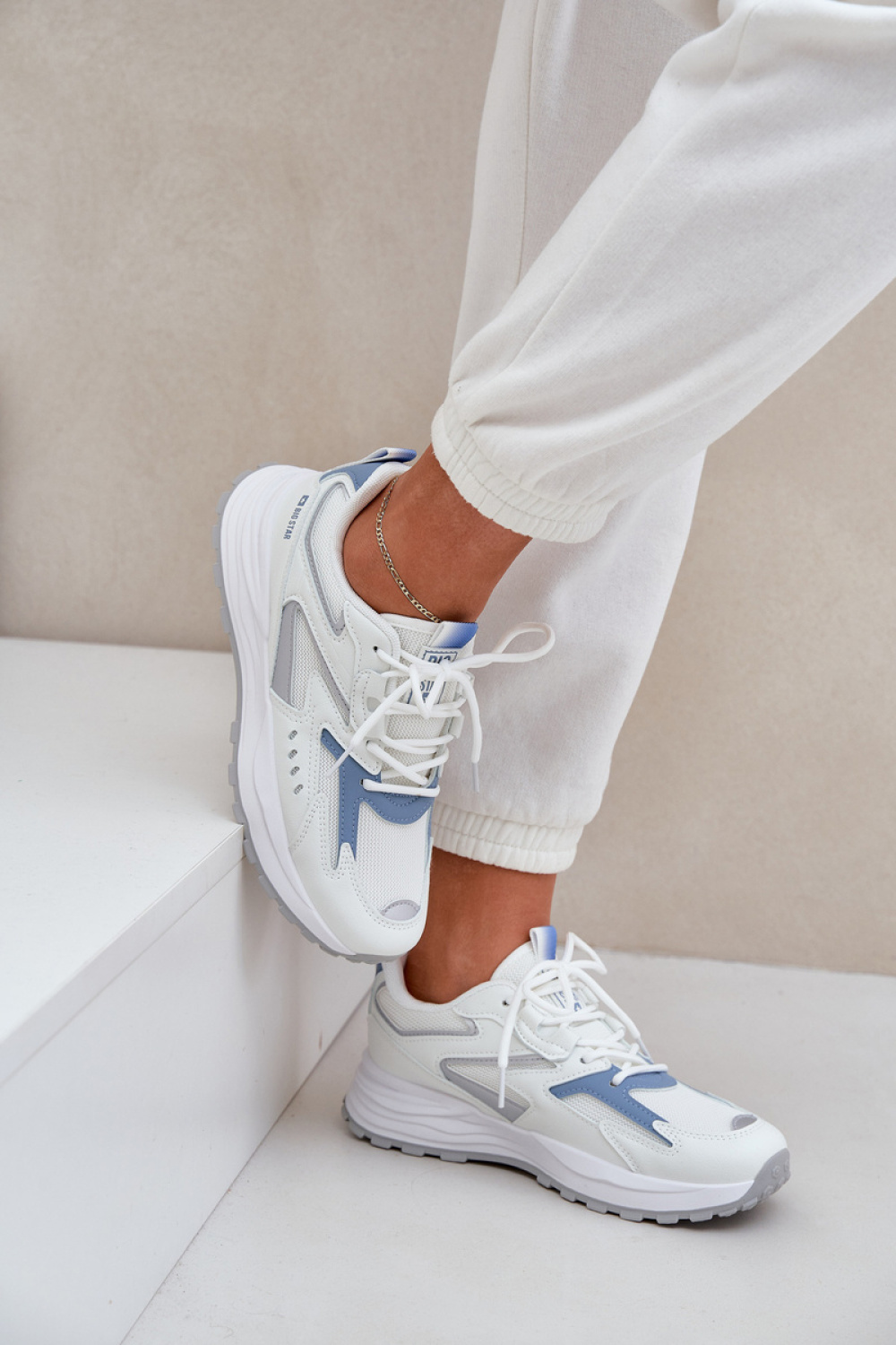 Buty Sportowe Model Big Star NN274A094 HI-POLY SYSTEM White/Blue - Step in style - obrazek 3