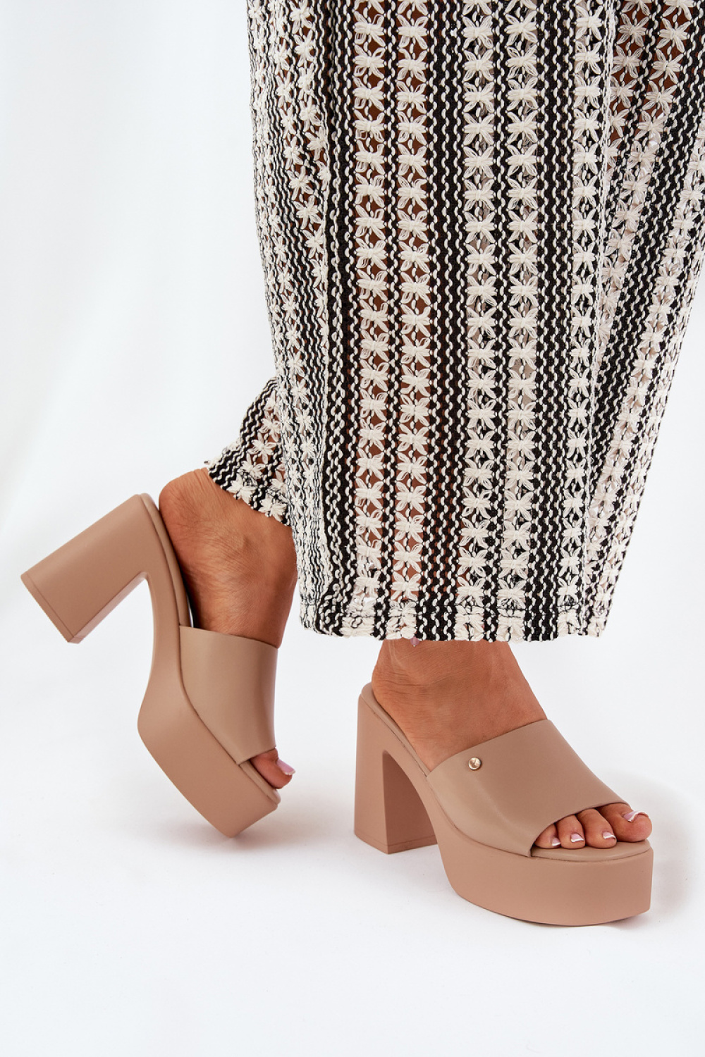 Sandał Klapki Model Tamirella 218-2 Khaki - Step in style - obrazek 3