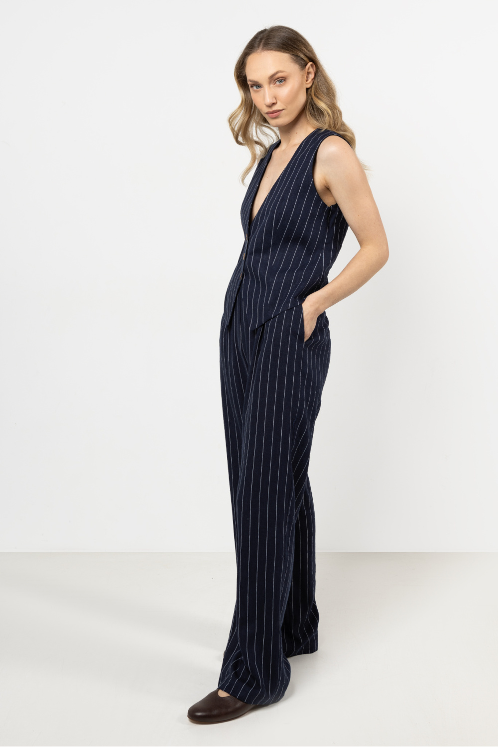 Spodnie Damskie Model A725 Navy - awama - obrazek 2