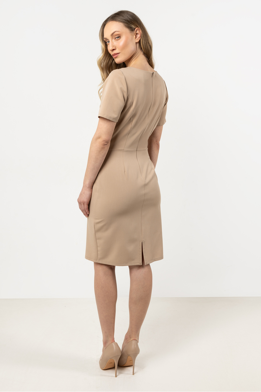 Sukienka Model A710 Beige - awama - obrazek 3