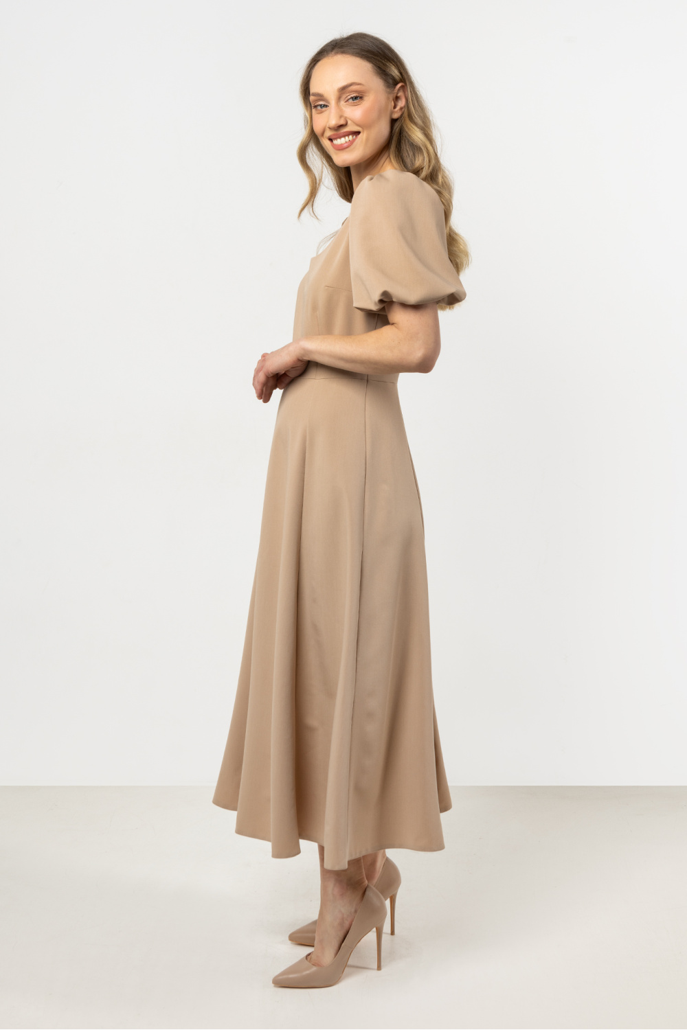 Sukienka Model A709 Beige - awama - obrazek 2
