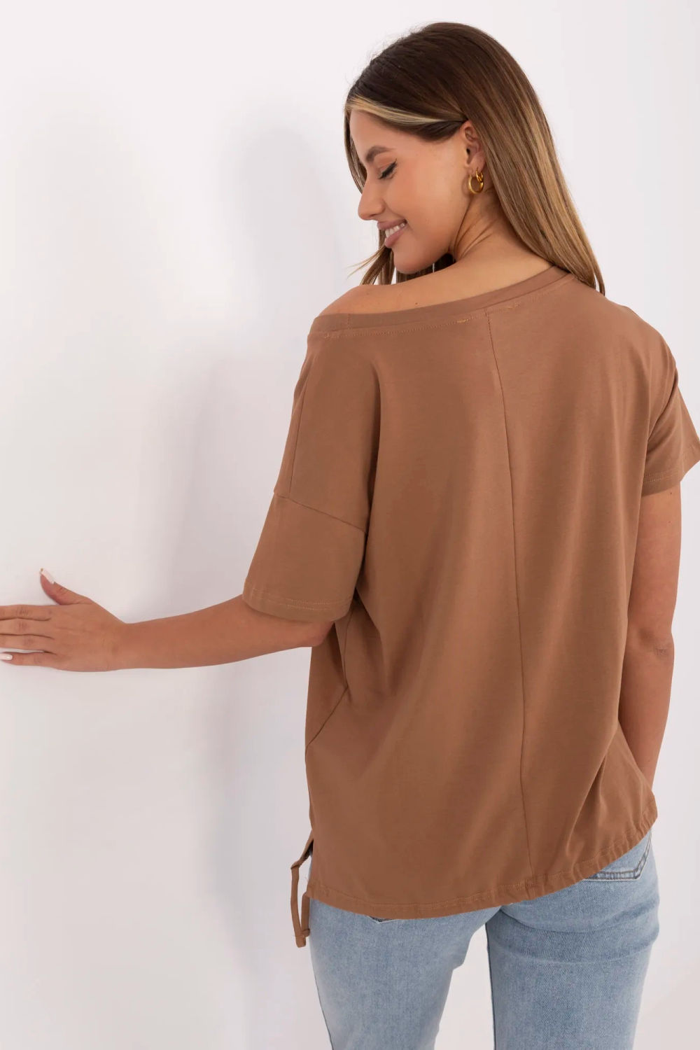 Tshirt Damski Model CLM-TS-1019.79 Light Brown - Factory Price - obrazek 3