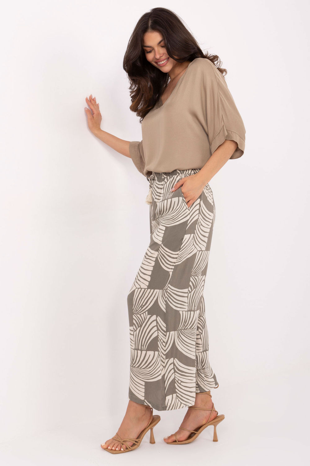 Spodnie Damskie Model D73771M62237G Khaki - Sublevel - obrazek 2