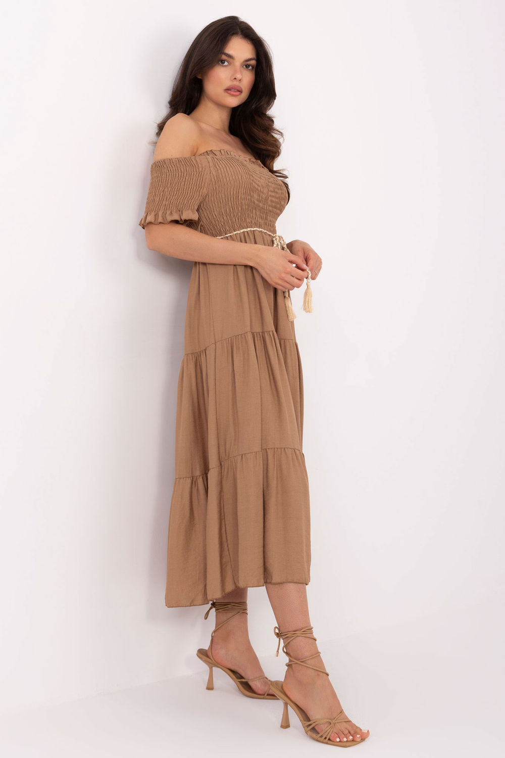Sukienka Model MI-SK-A2609.96 Camel - Italy Moda - obrazek 2