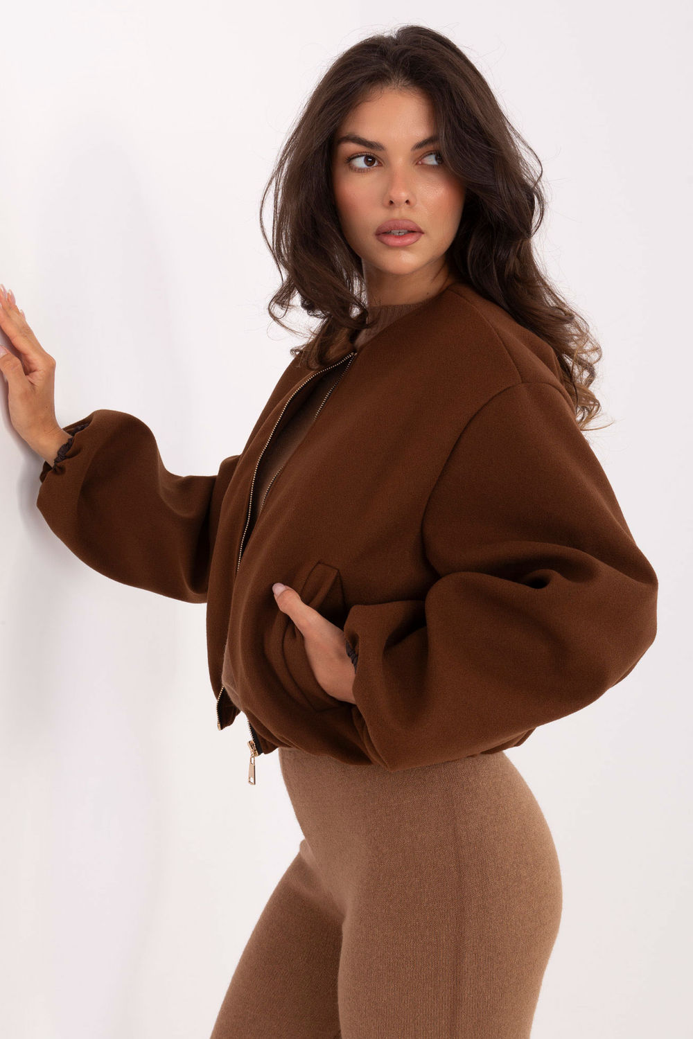 Kurtka Damska Model IT-KR-A8612.46 Brown - Rue Paris - obrazek 2