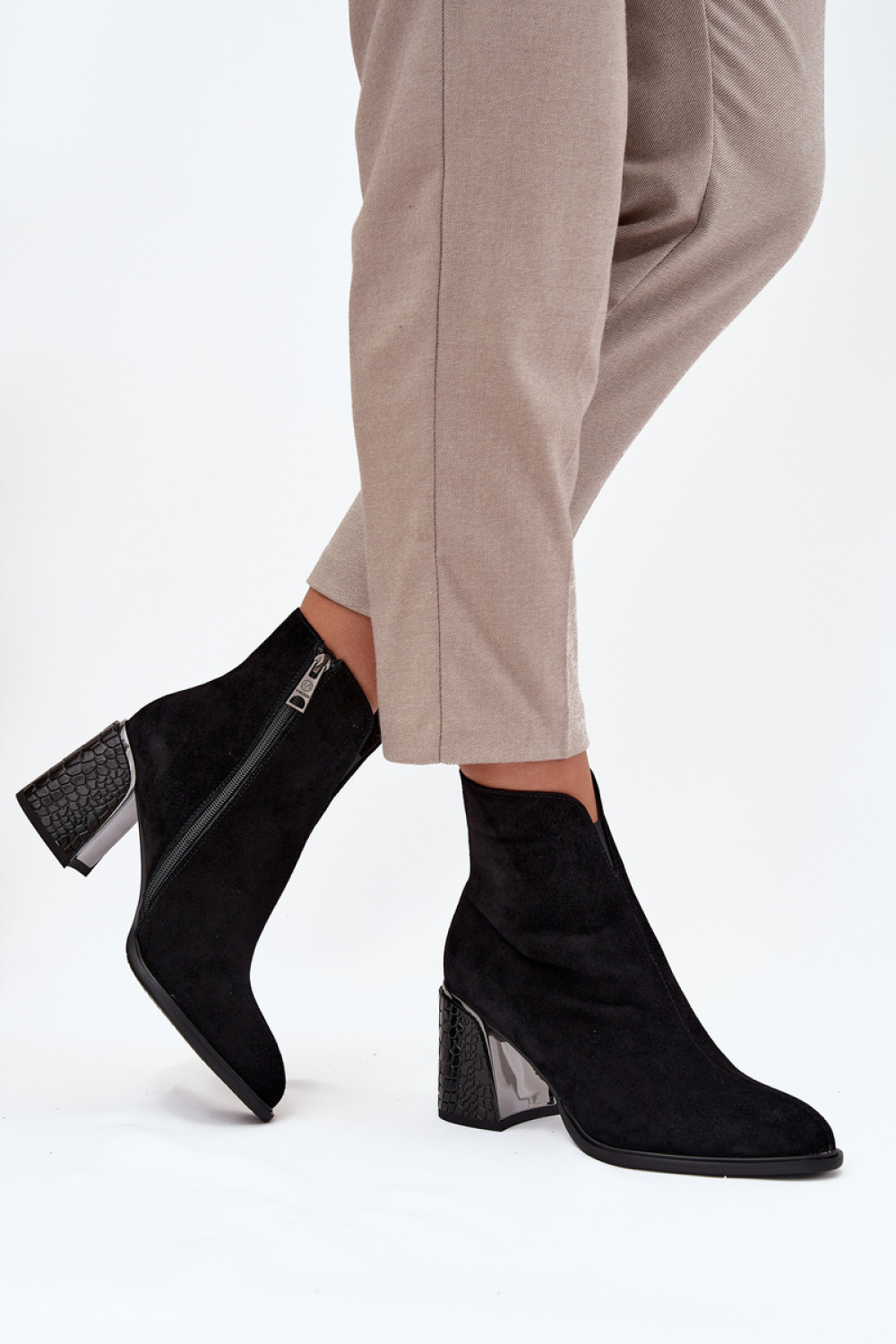 Botki Model Vinceza 66801 Black Zamsz - Step in style