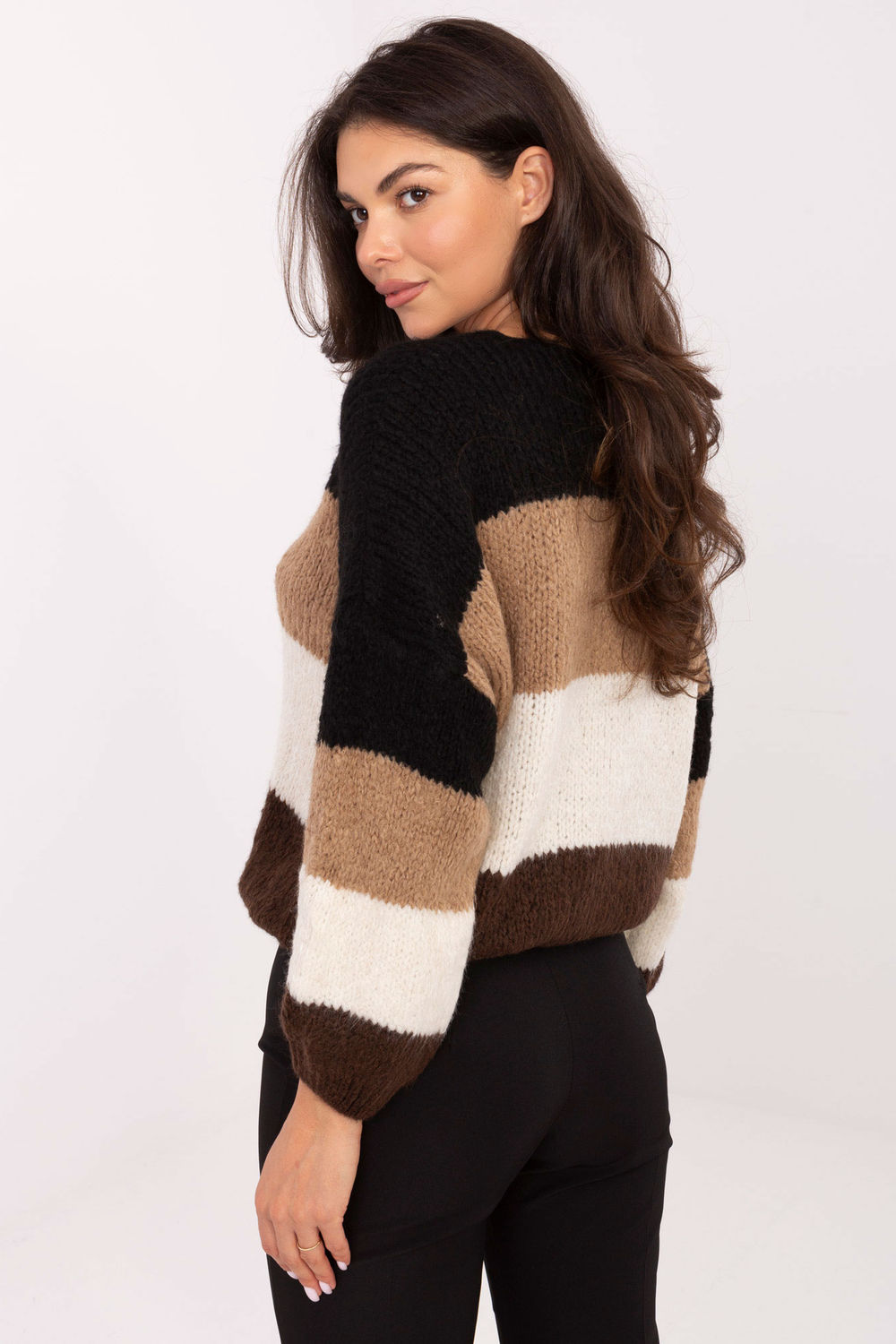 Sweter Damski Model MI-SW-0409.85 Black/Brown - Rue Paris - obrazek 3