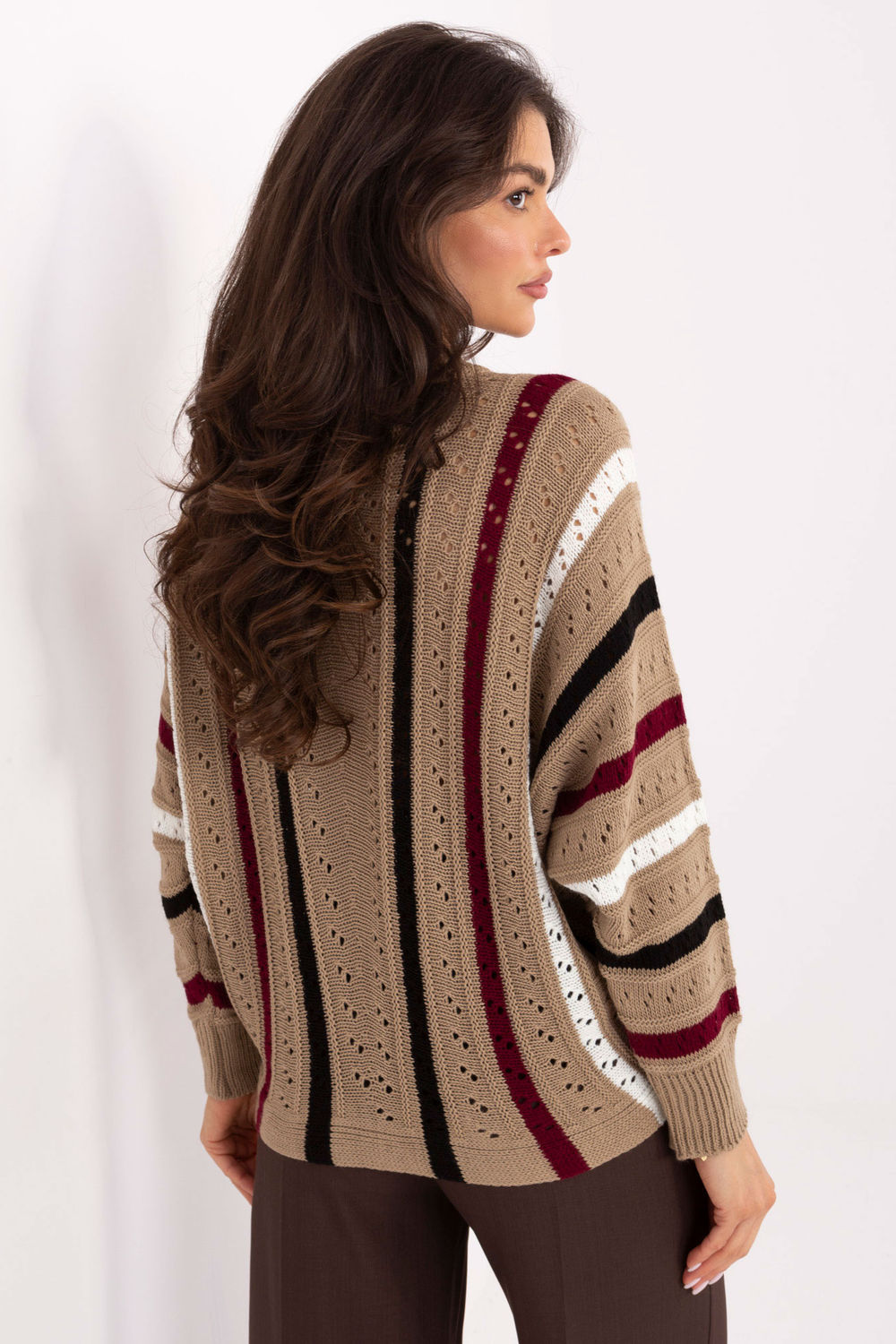 Sweter Damski Model IT-SW-93115.13 Beige - Factory Price - obrazek 3