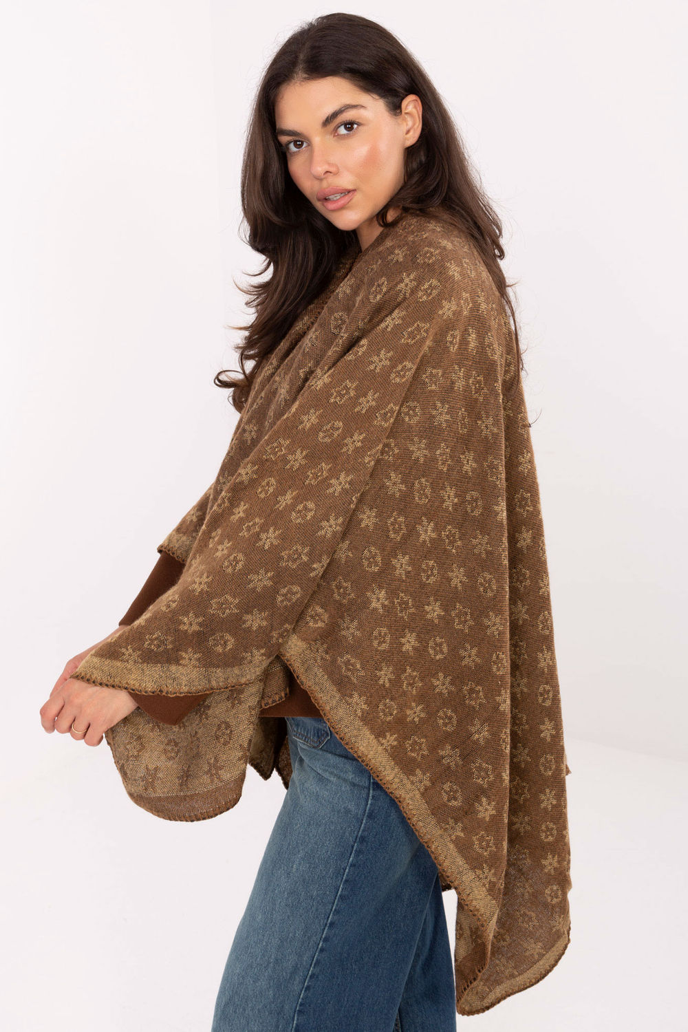 Sweter Ponczo Model AT-PN-7661.89 Camel - Factory Price - obrazek 2