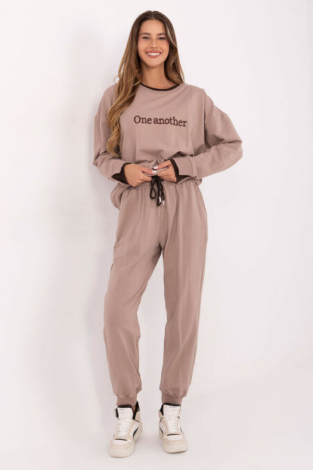 Spodnie Komplet Model RV-KMPL-A883.68 Dark Beige - Relevance