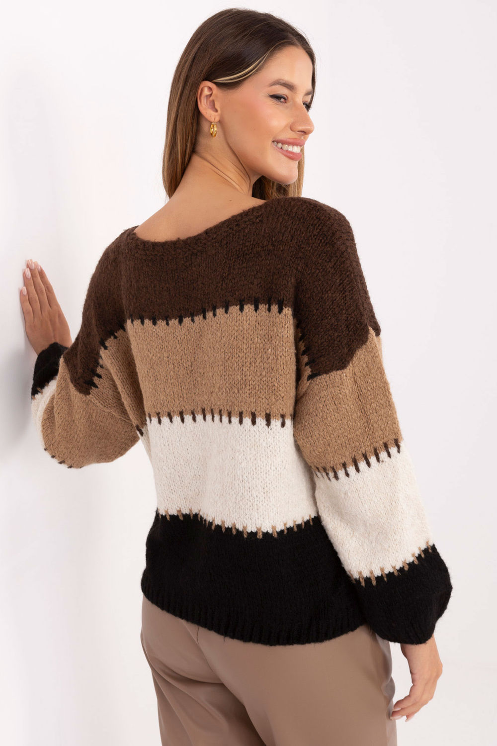 Sweter Damski Model MI-SW-2309.95 Brown - Italy Moda - obrazek 3