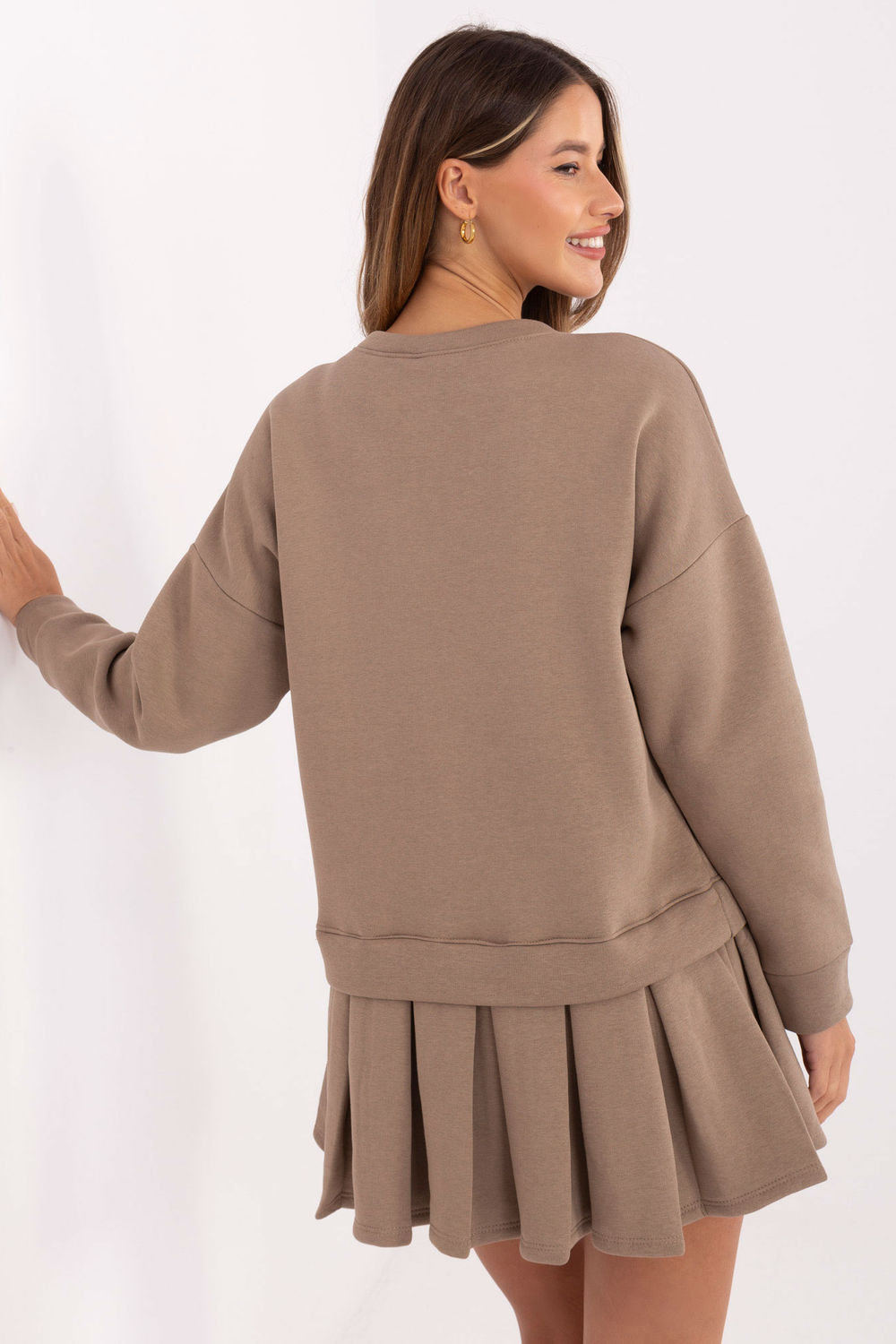 Sukienka Model MI-SK-3249.98 Dark Beige - Rue Paris - obrazek 3