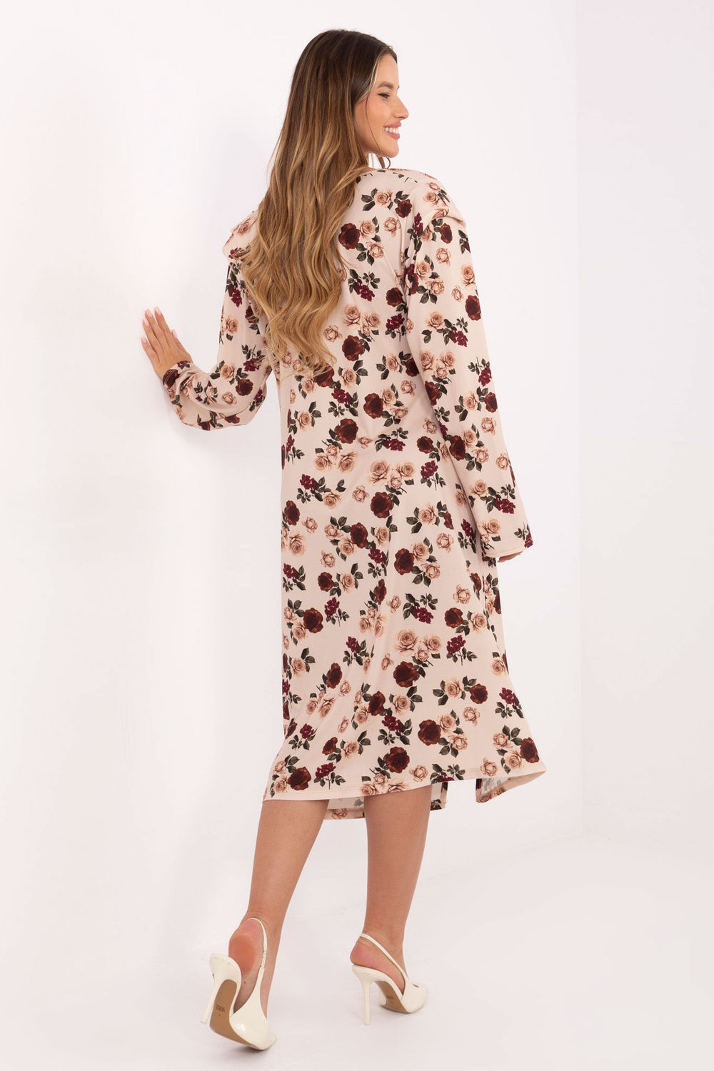 Sukienka Model IT-SK-20057-1.02 Beige - Rue Paris - obrazek 3