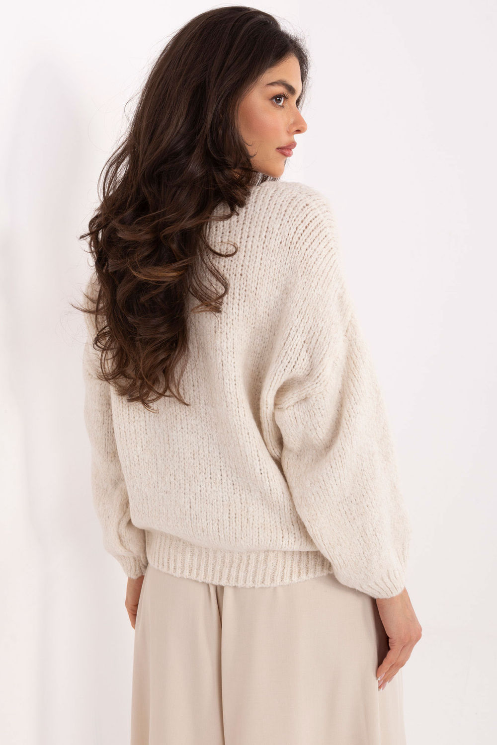 Sweter Damski Model MI-SW-0919.18 Light Beige - Italy Moda - obrazek 3
