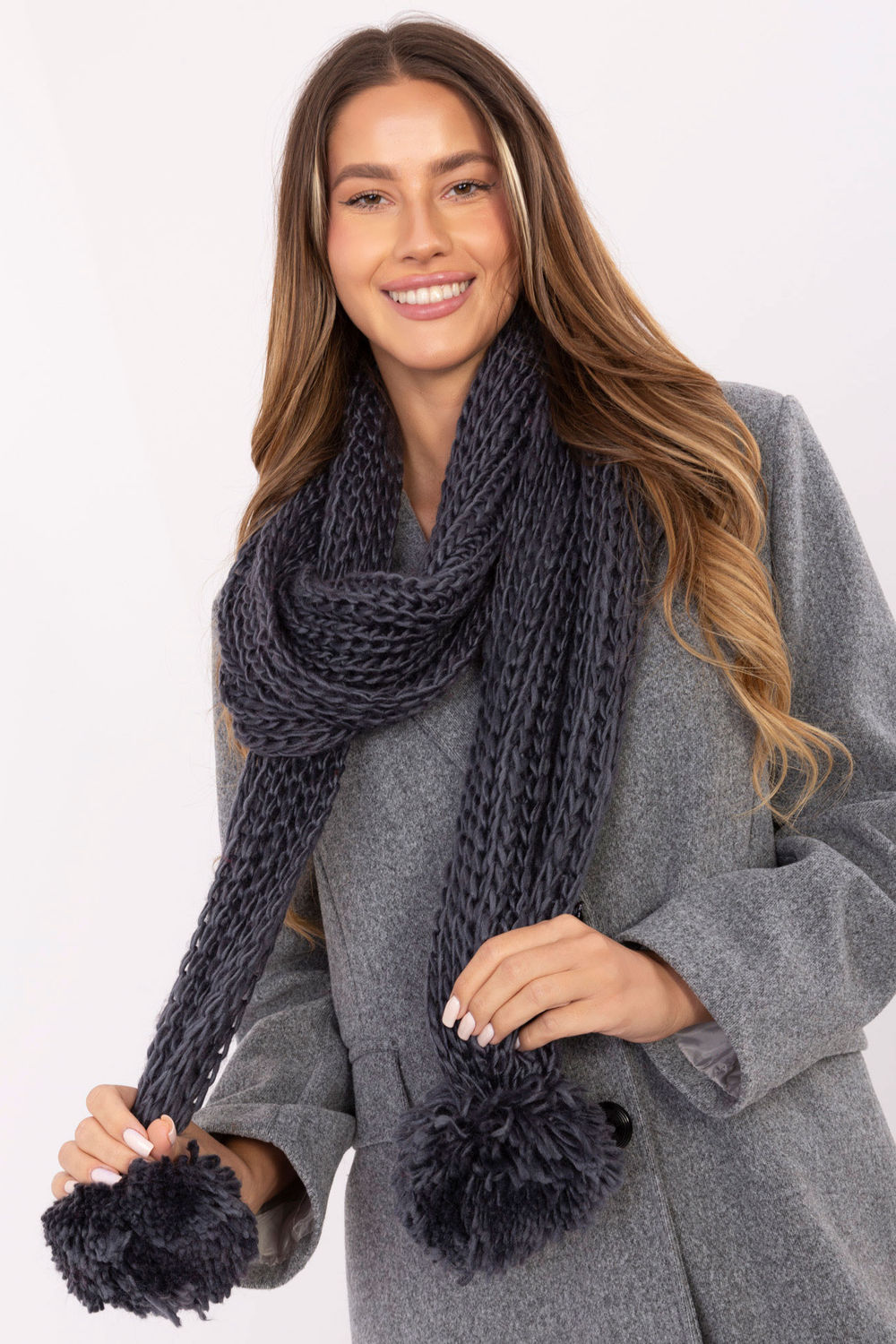 Szalik Model AT-SZ-S-2203.87 Dark Grey - AT - obrazek 4