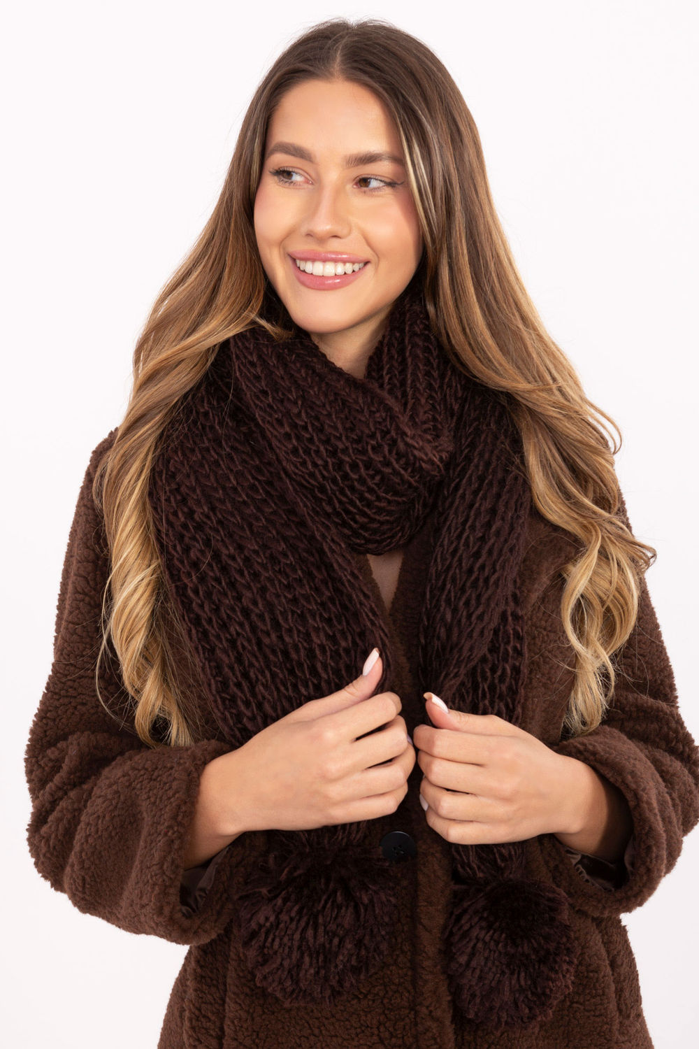 Szalik Model AT-SZ-S-2203.87 Dark Brown - AT - obrazek 4