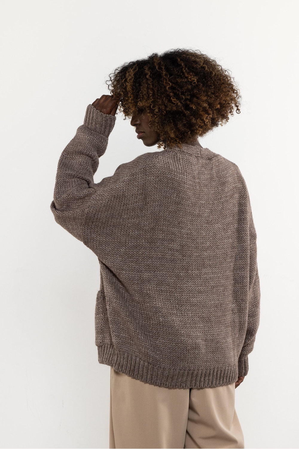 Sweter Damski Model A756 Mocca - awama - obrazek 3