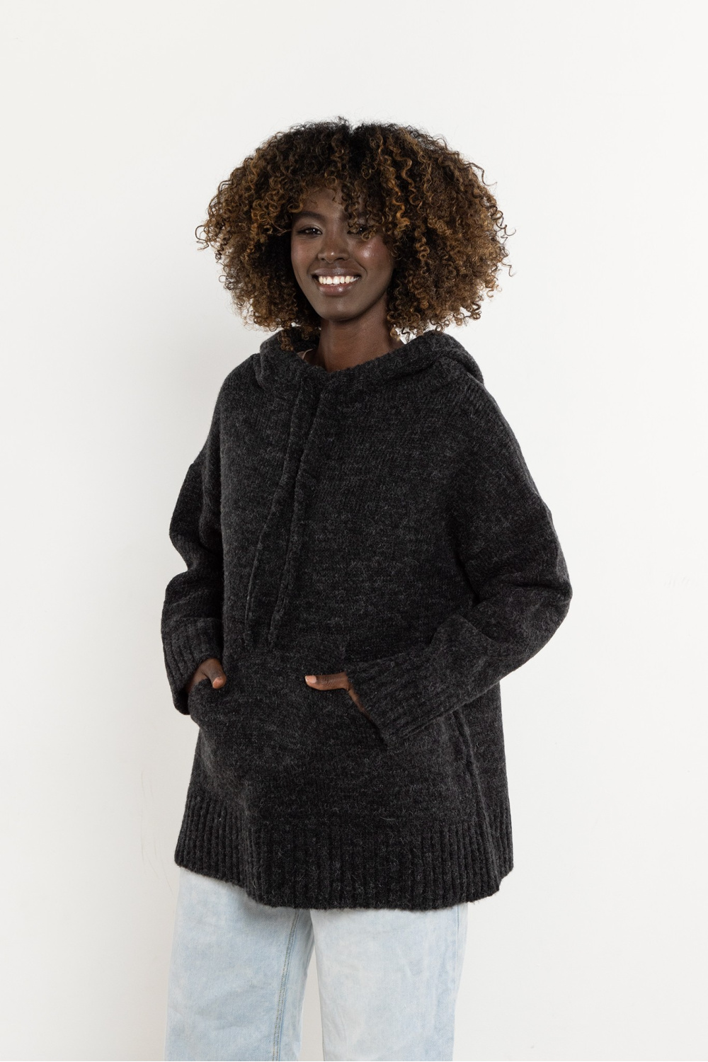 Sweter Damski Model A755 Grafit - awama - obrazek 2