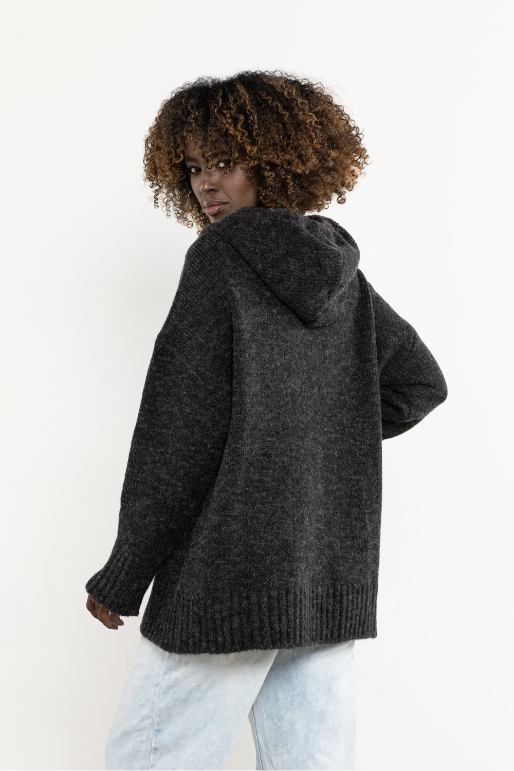 Sweter Damski Model A755 Grafit - awama - obrazek 3