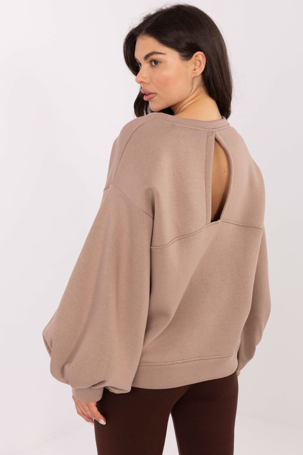 Bluza Damska Model RV-BL-A1044.78 Dark Beige - Rue Paris - obrazek 3
