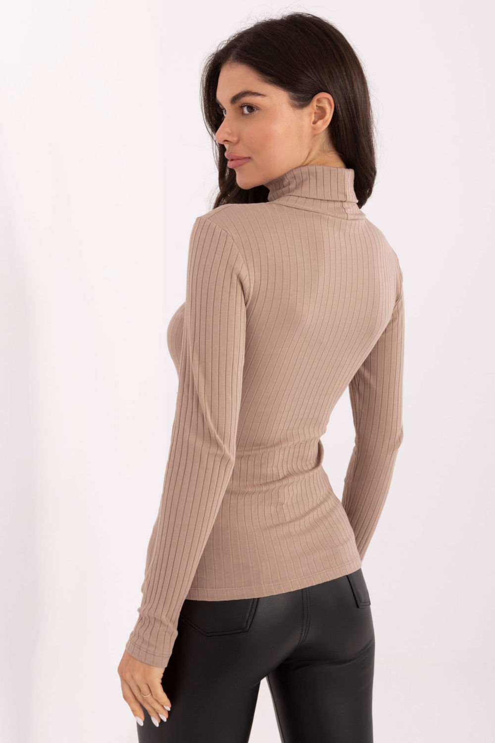 Golf Damski Model RV-BZ-A1046.75 Dark Beige - Rue Paris - obrazek 3