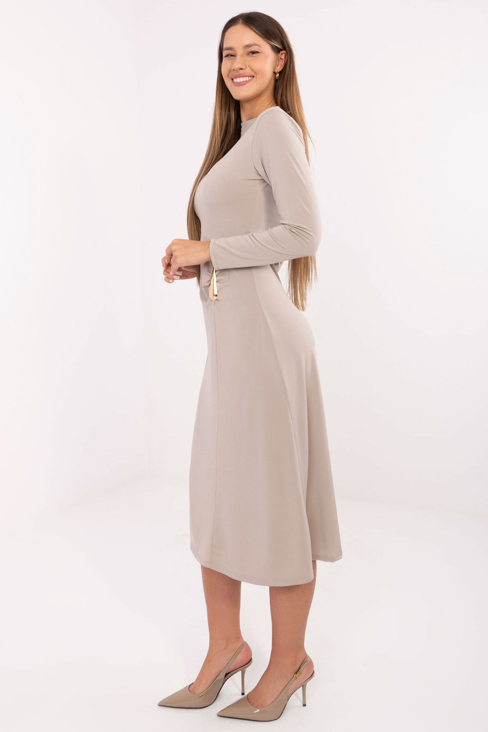 Sukienka Model IT-SK-21900.00 Beige - Italy Moda - obrazek 2