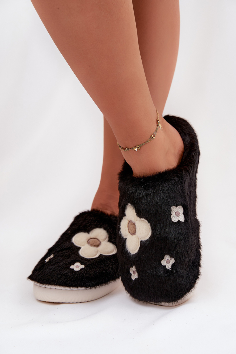 Kapcie Model Selinne WPW255172-0 Black - Step in style