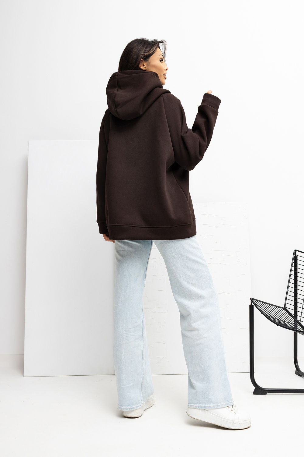 Bluza Damska Model RV-BL-A1034.26 Dark Brown - Rue Paris - obrazek 3