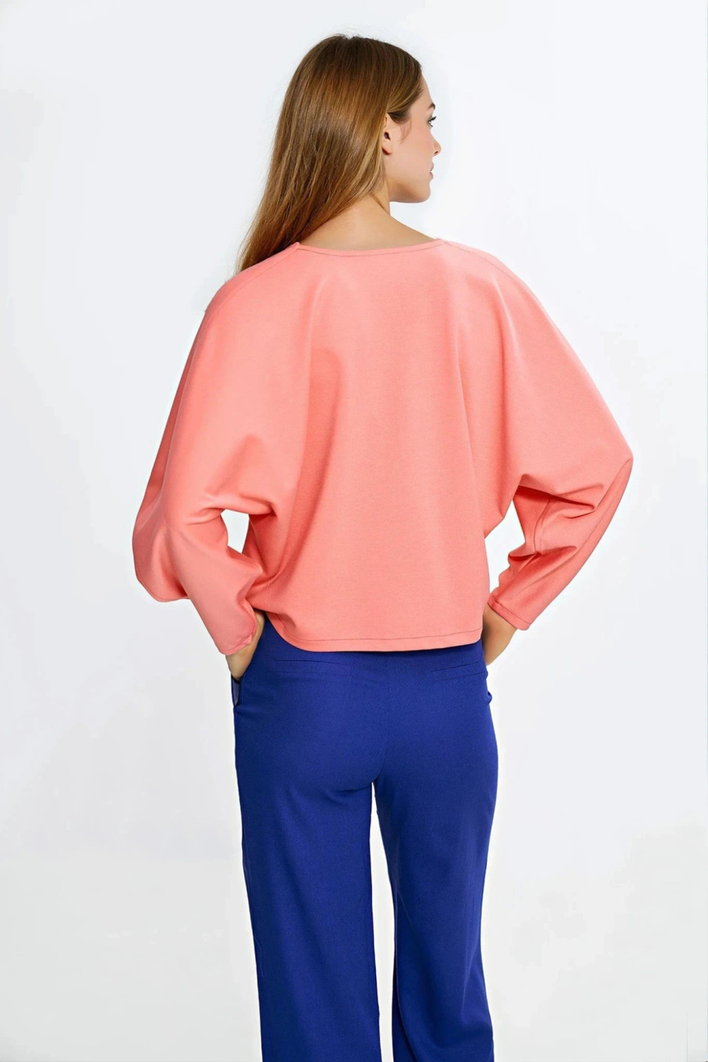 Bluzka oversize z balonowymi rękawami B214 Coral - Nife - obrazek 3