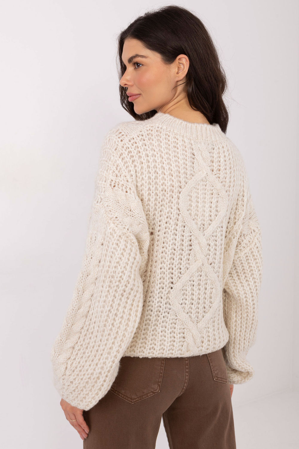 Sweter Damski Model IN-SW-33831.25 Light Beige - Factory Price - obrazek 3