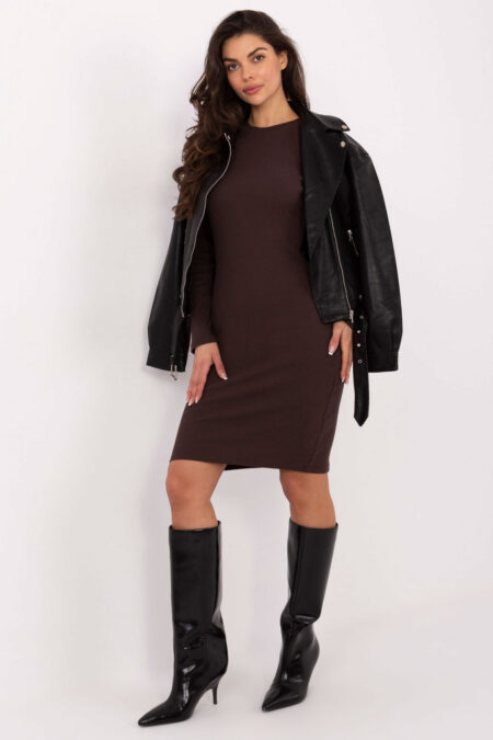 Sukienka Model RV-SK-5131.18P Dark Brown - Rue Paris