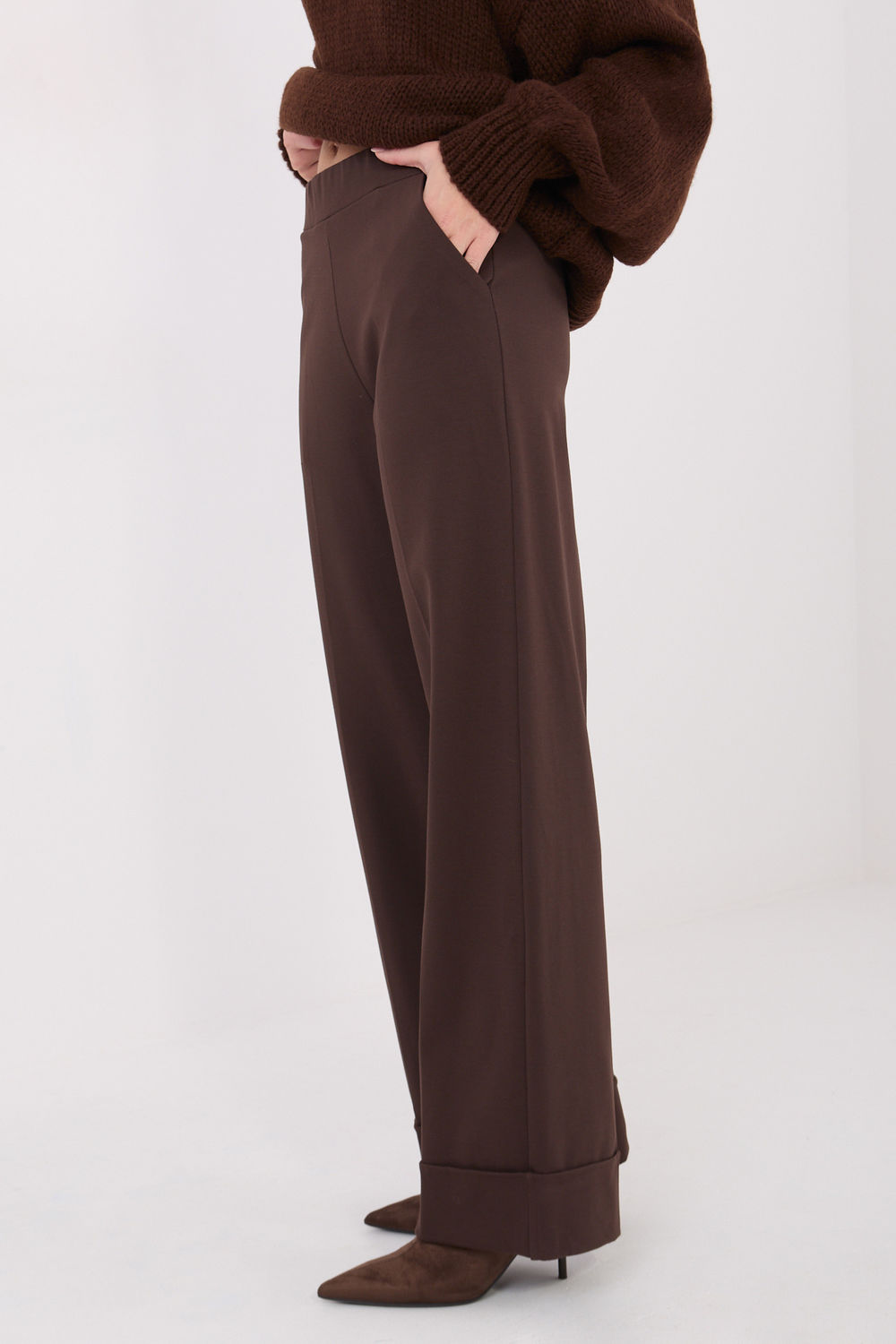 Spodnie Damskie Model IT-SP-FL9877.64 Dark Brown - Rue Paris - obrazek 2