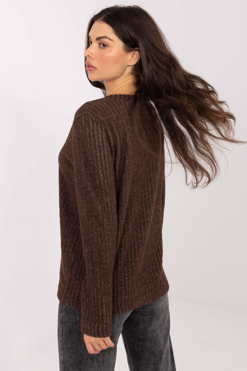 Sweter Damski Model RV-SW-A1025.80 Brown - Relevance - obrazek 3
