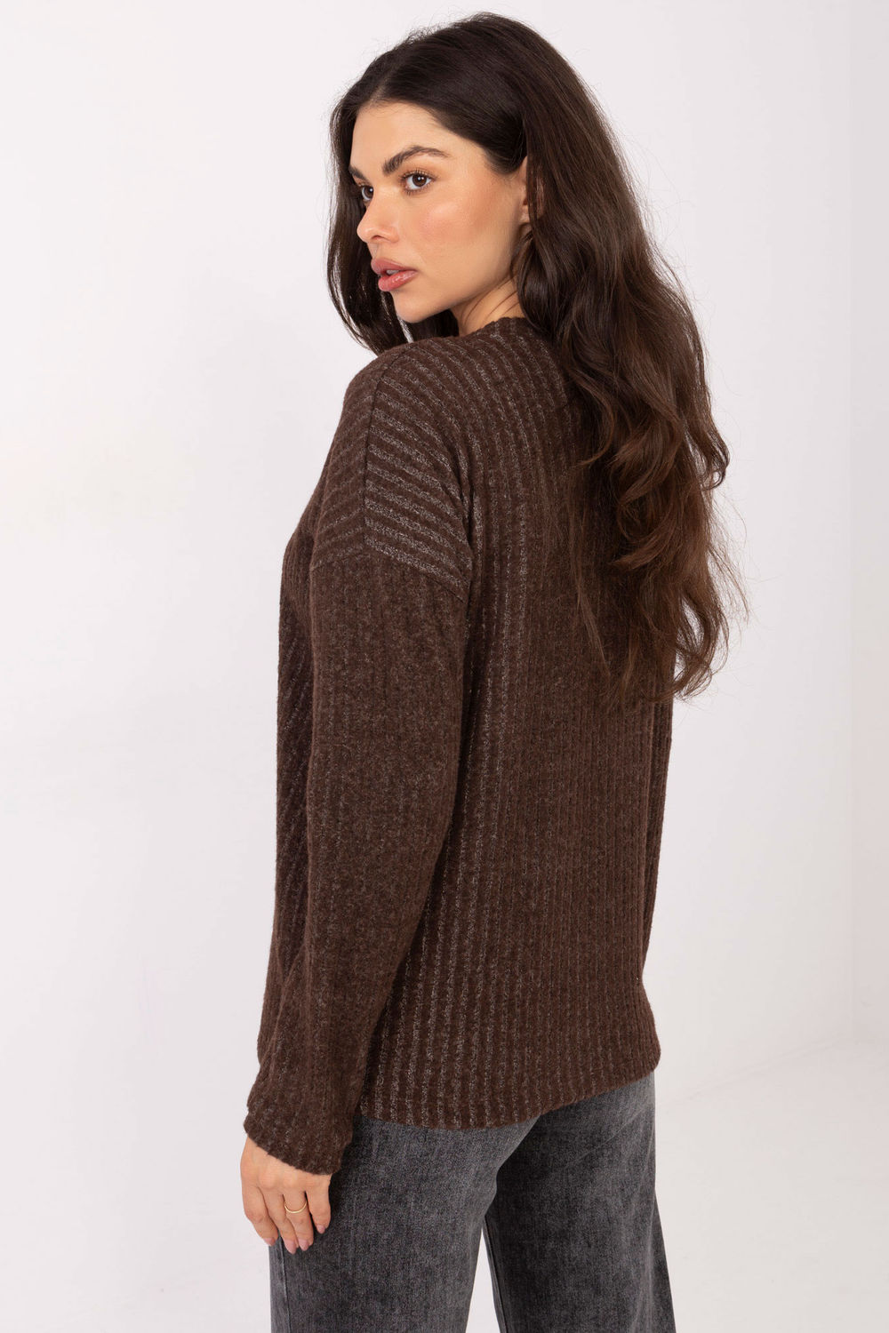 Sweter Damski Model RV-SW-A1026.52 Brown - Relevance - obrazek 3