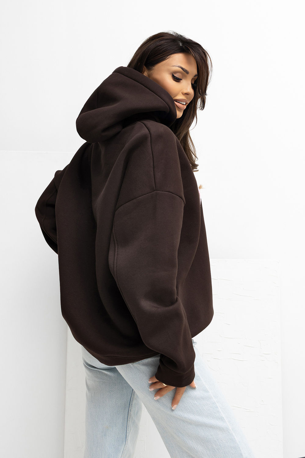Bluza Damska Model RV-BL-A1043.17 Dark Brown - Rue Paris - obrazek 3