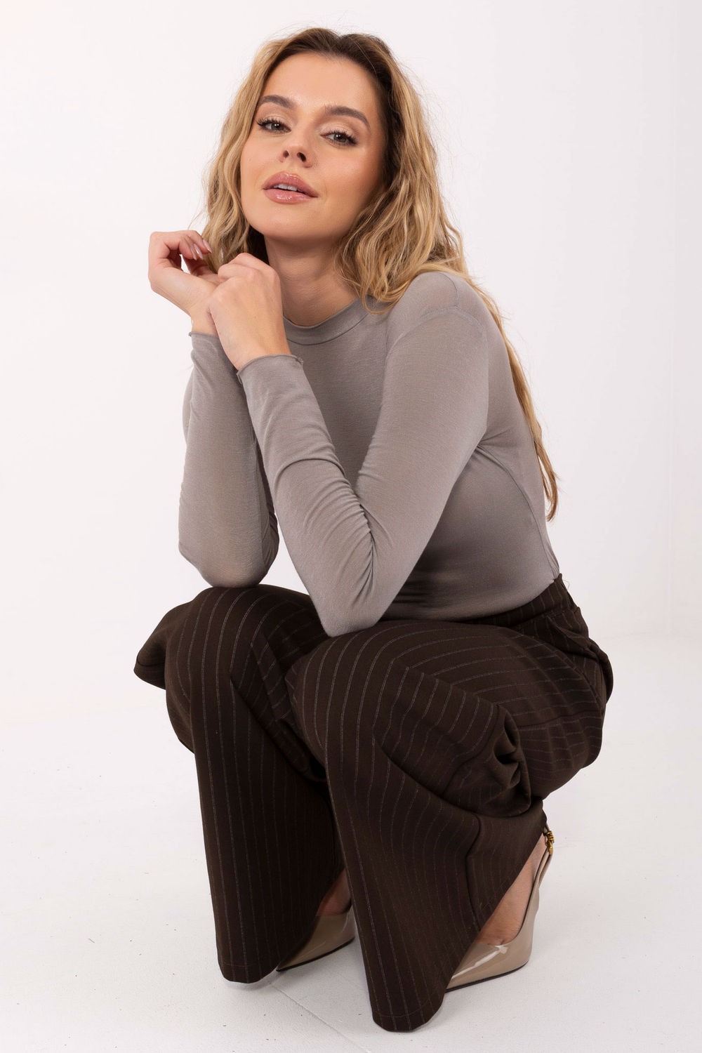 Bluzka Model IT-BZ-21818.98 Dark Beige - Italy Moda - obrazek 2