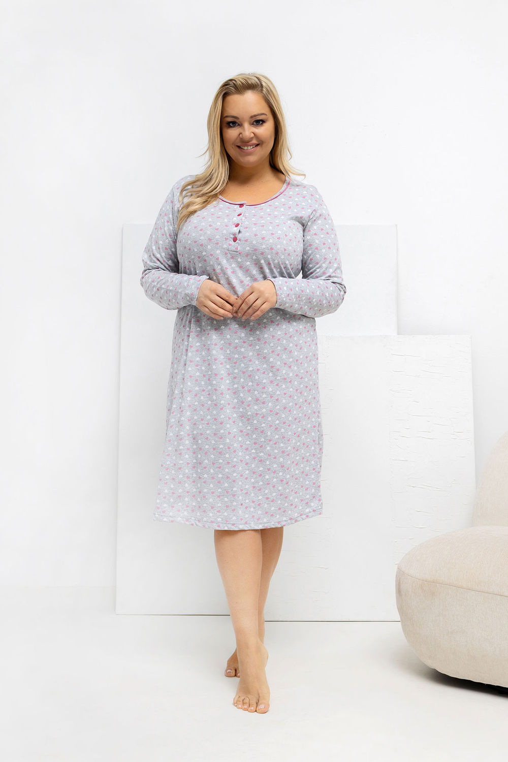 Koszula Nocna Plus Size Model DU-KN-FP-605.69 Grey - Forever Pink - obrazek 2