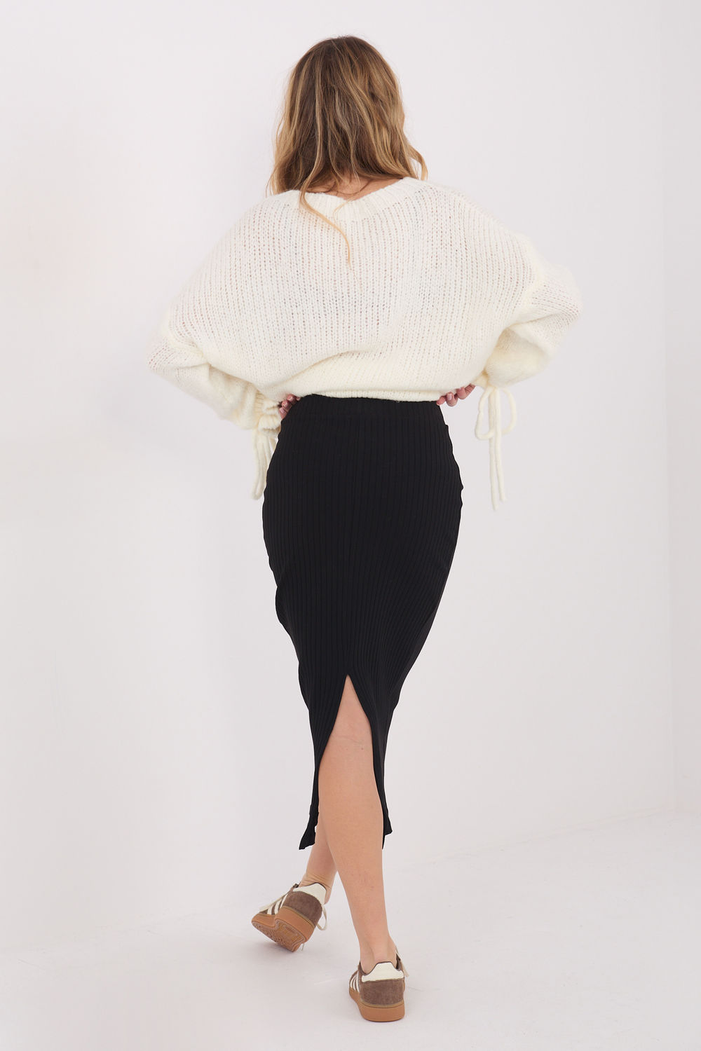 Spódnica Model RV-SD-A1067.84 Black - Rue Paris - obrazek 2