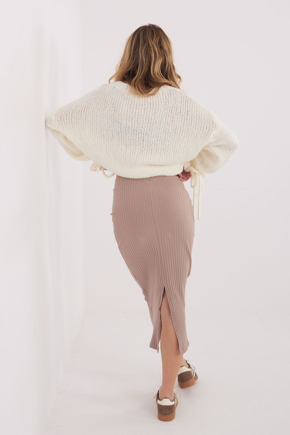 Spódnica Model RV-SD-A1067.84 Dark Beige - Rue Paris - obrazek 3