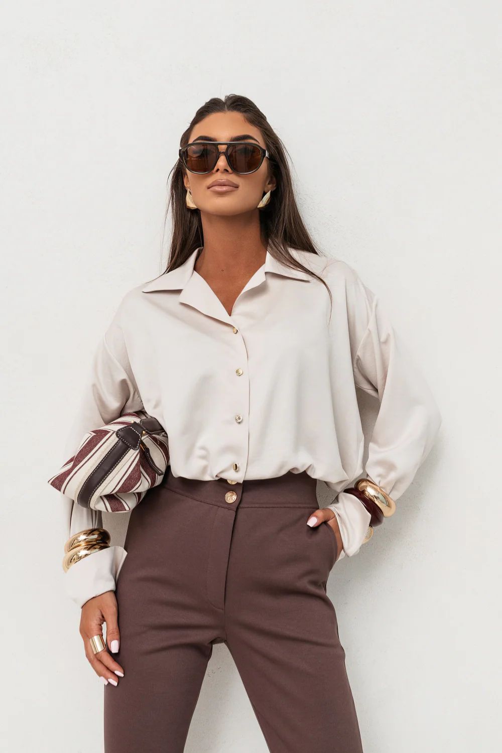 Koszula Damskie Model Maddie Satyna 490073540 Beige - LaBalancia - obrazek 3