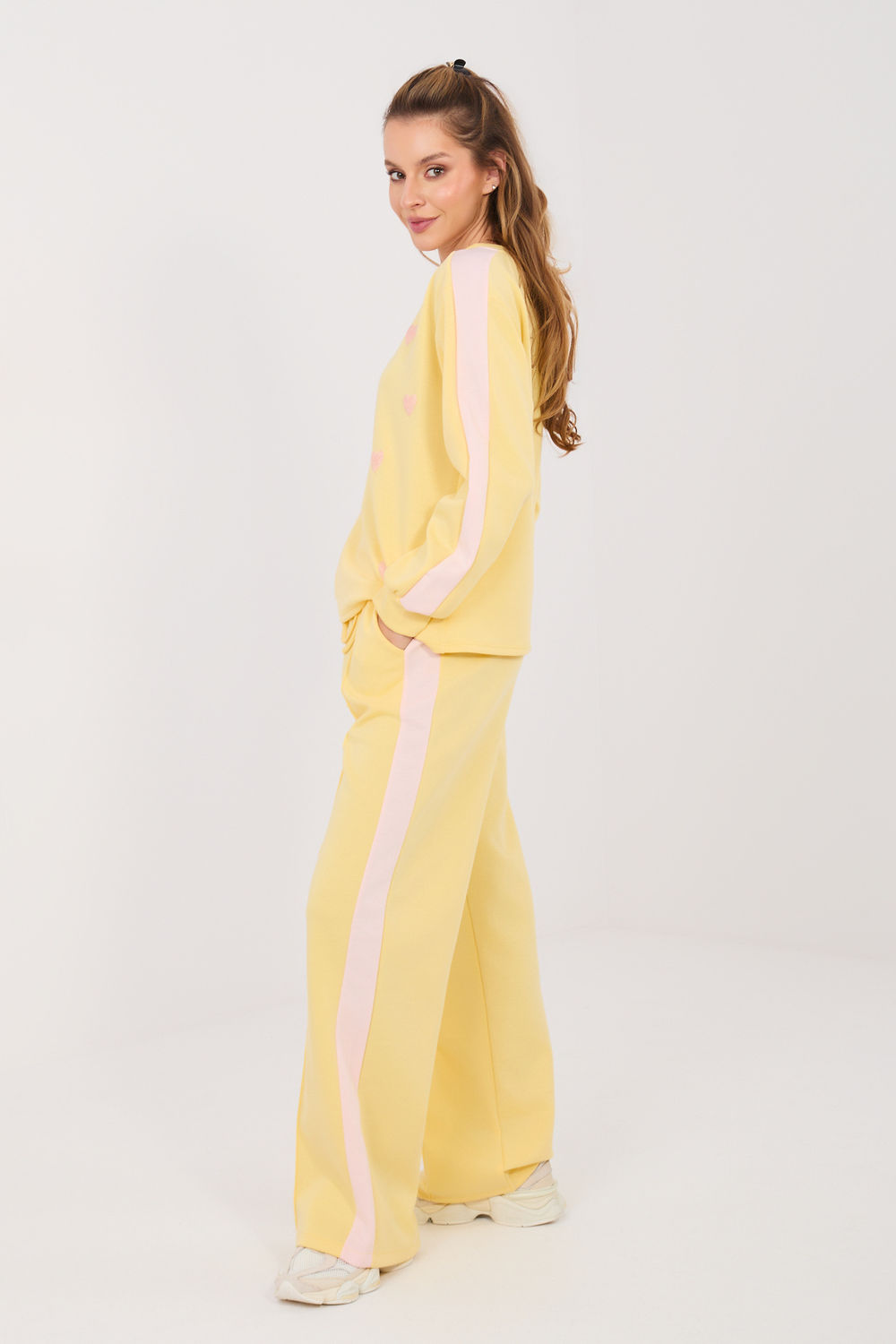 Spodnie Komplet Model IT-KMPL-22211.31 Light Yellow - Rue Paris