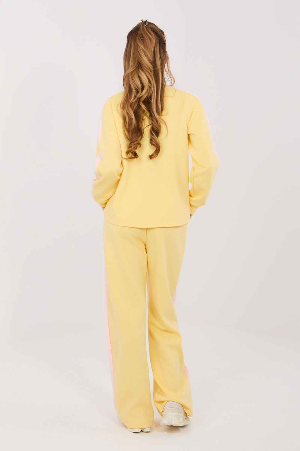 Spodnie Komplet Model IT-KMPL-22211.31 Light Yellow - Rue Paris - obrazek 2