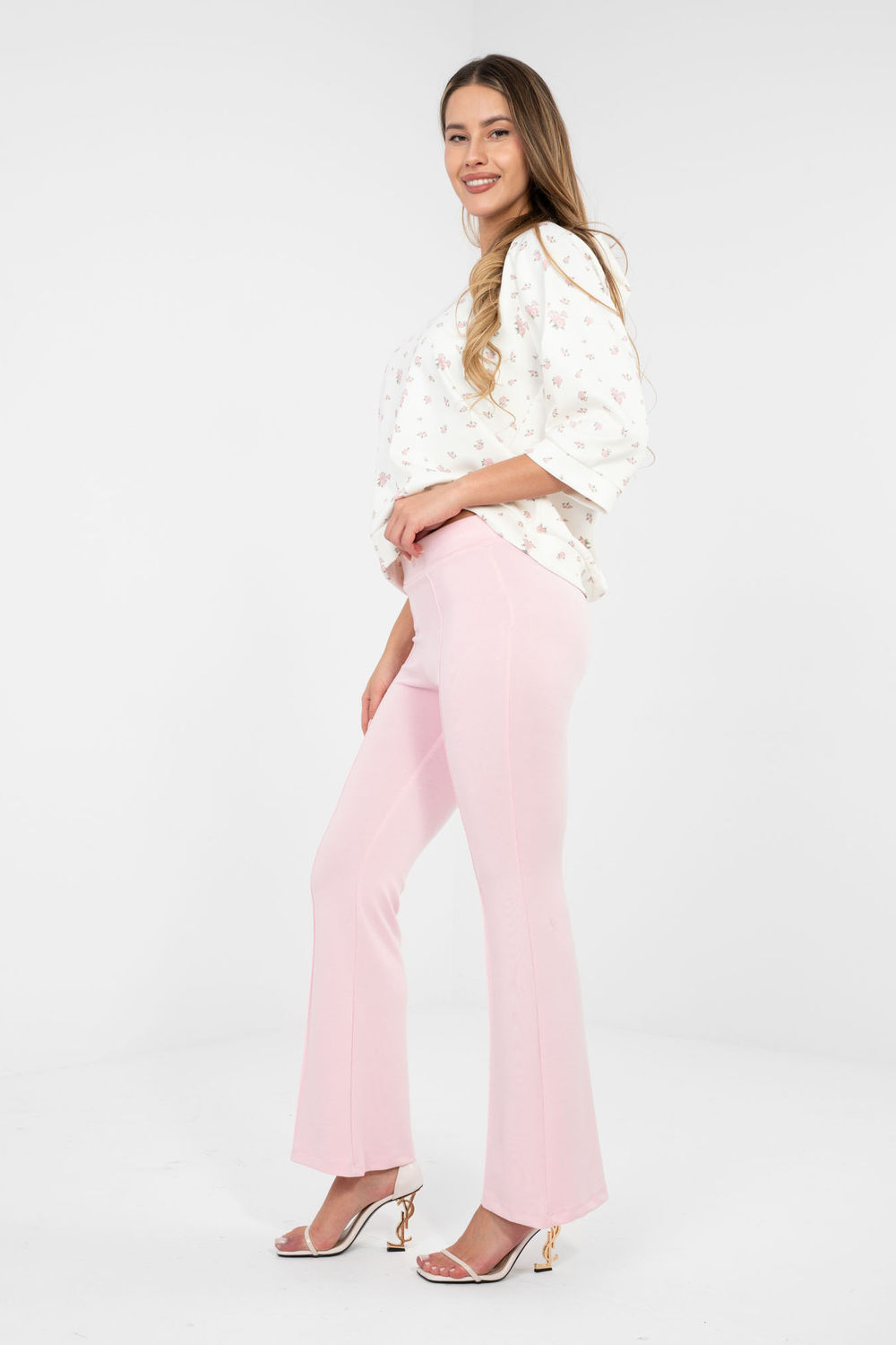 Spodnie Dresowe Model RV-DR-A1060.81 Light Pink - Rue Paris - obrazek 2