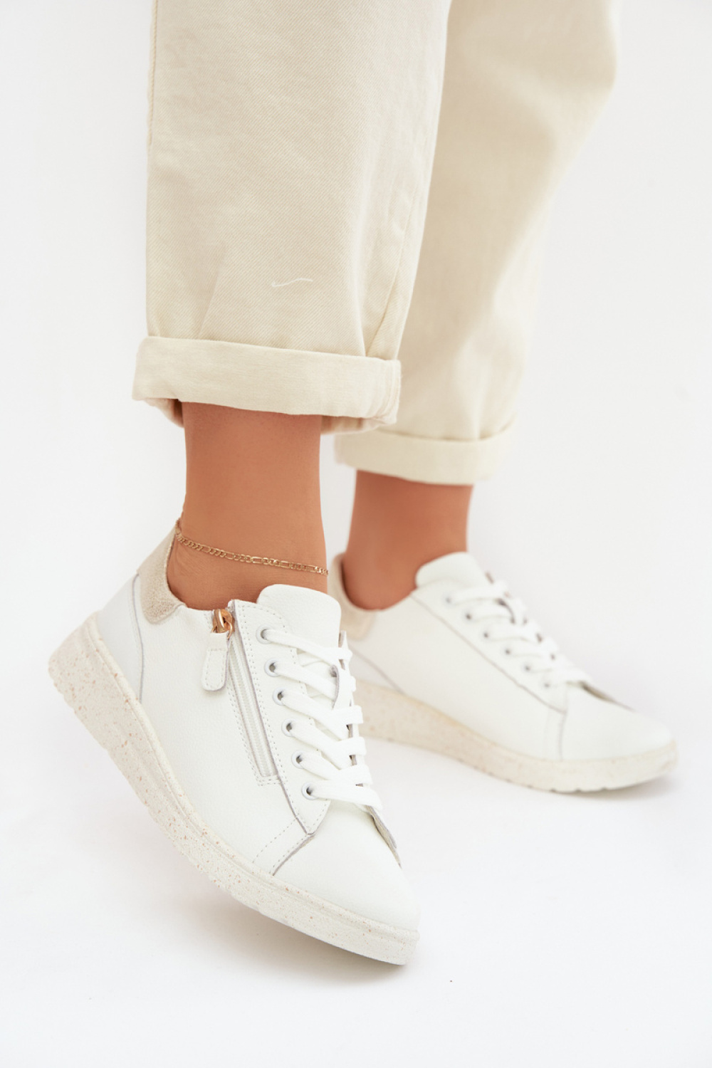 Półbuty Model Dorothea 26PB18-138 White/Gold - Step in style