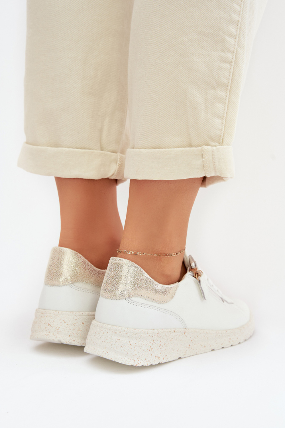 Półbuty Model Dorothea 26PB18-138 White/Gold - Step in style - obrazek 3