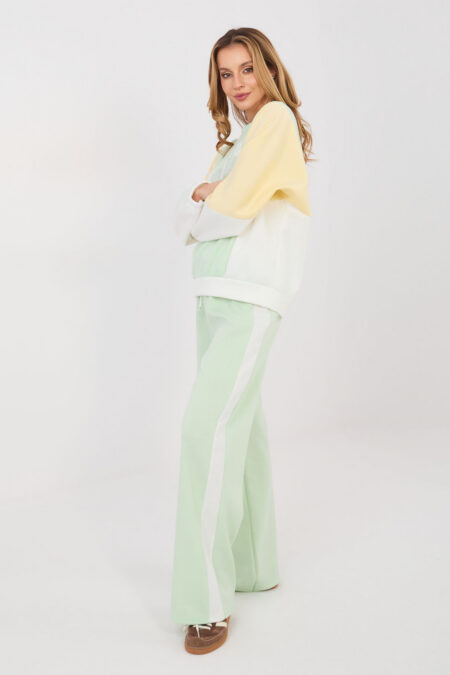 Spodnie Komplet Model IT-KMPL-22210.93 Light Green - Rue Paris